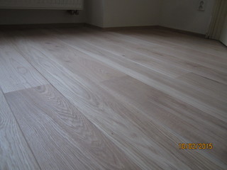 AKCE - masivní dřevěné podlahy.